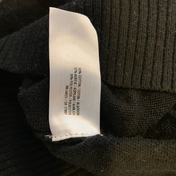 OLD NAVY Maternity Black V-Neck Sweater - Picture 6 of 6